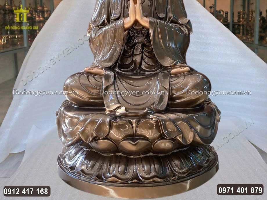 H&igrave;nh ảnh d&agrave;i sen m&agrave; Phật b&agrave; ngồi tr&ecirc;n
